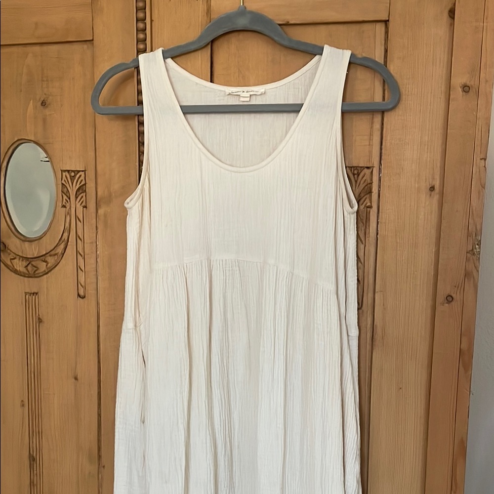 Sleeveless Cream Midi Dress with Scoop Neck - Picture 3 of 4